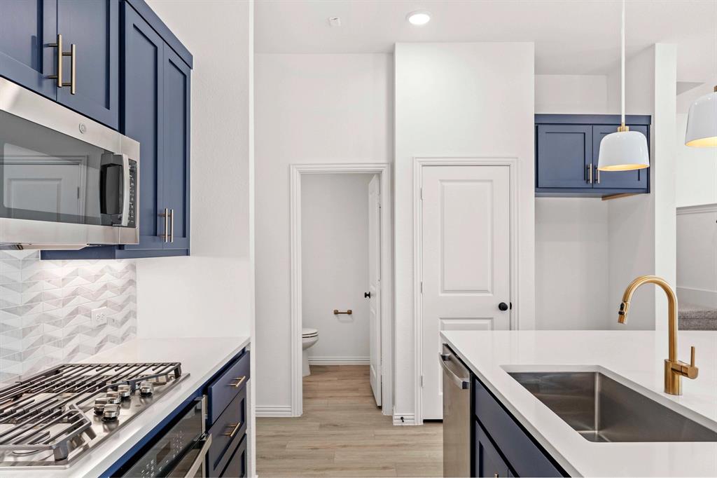 1126 Bexar Lane