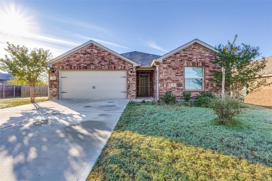 HIGHLY-MOTIVATED SELLERS, BRING YOUR REASONABLE OFFERS! This gorgeous home is like-new and move-in ready! New backyard patio with a great view, on a LARGE 0.3 acre lot! This home in the gated Chisholm Springs neighborhood has granite countertops and large walk-in closets. Located just outside of Tarrant County, the easy jump onto 287 makes commuting a breeze. Enjoy a small town feel in a growing area!