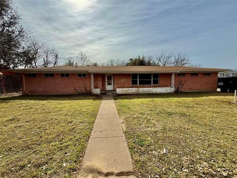 2300 SE 11th Street Mineral Wells TX 76067