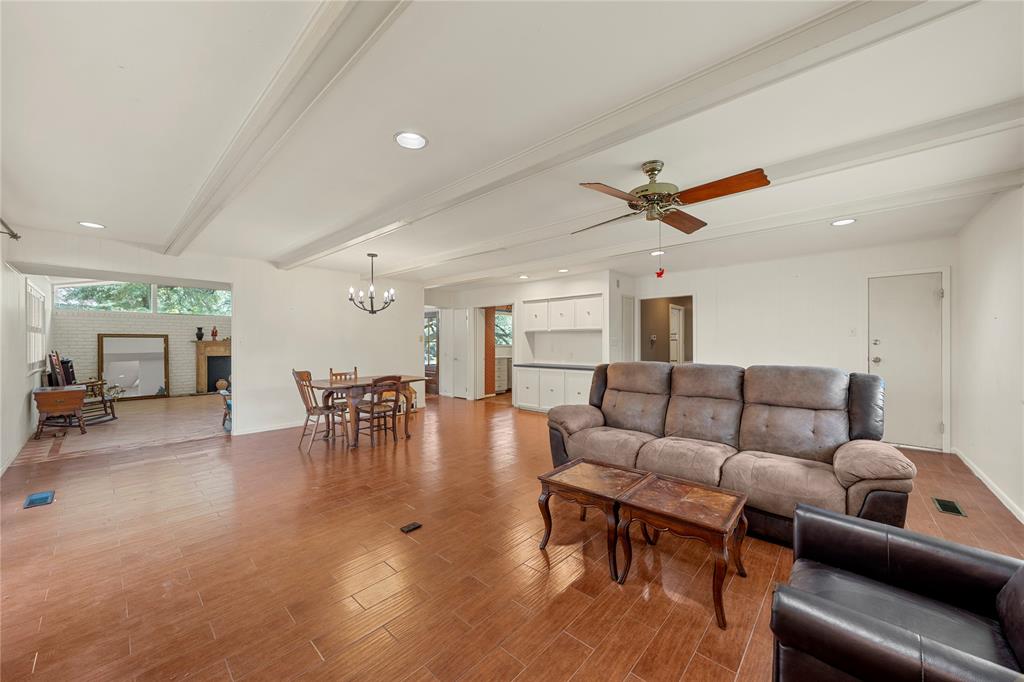 2425 Wendy Lane
