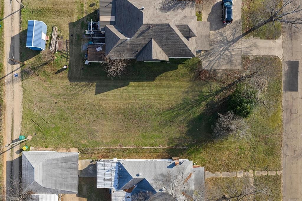 Photo of 1008 Spruce Street, Texarkana, TX 75501 (MLS # 21157715)