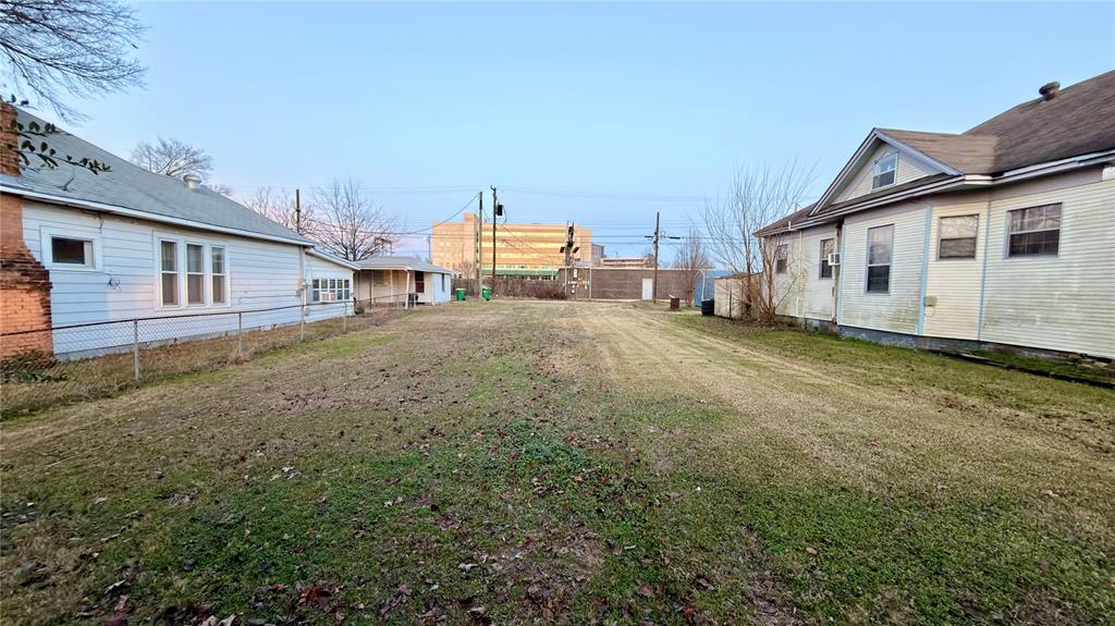 City Triggs Add - Land