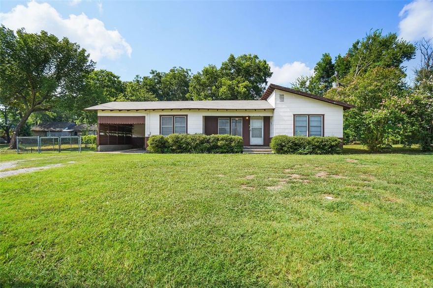 .287 +- acres with 2 bedroom 1 bath home. Great investment property zoned commercial. The lot next to it is also available to increase size. A unique opportunity for anyone.