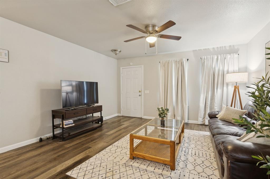 ROCHESTER PARK - Residential
