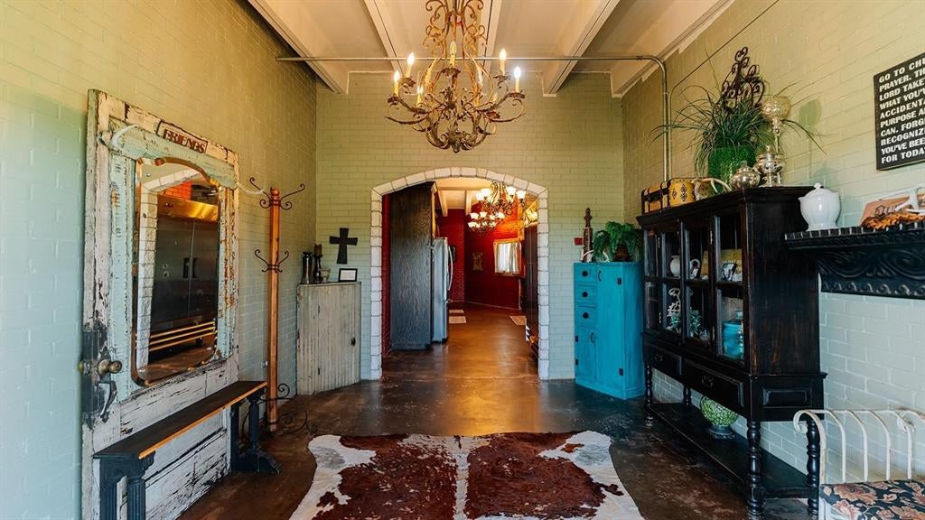 175 Tobacco Road