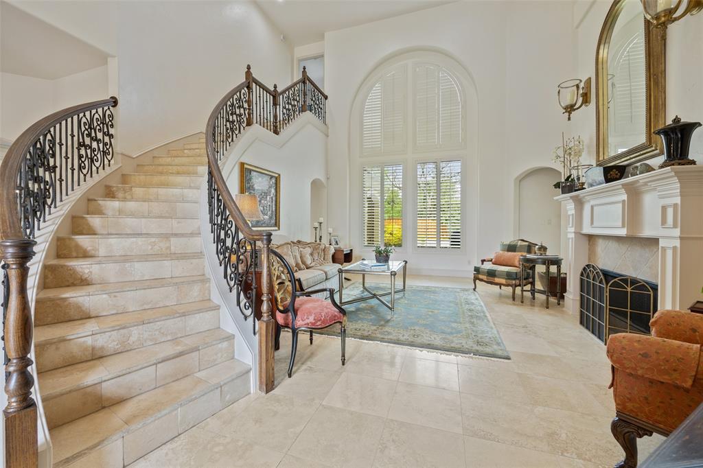 Royal Crest - Residential