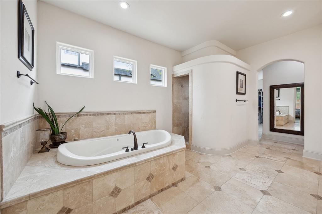 Royal Crest - Residential