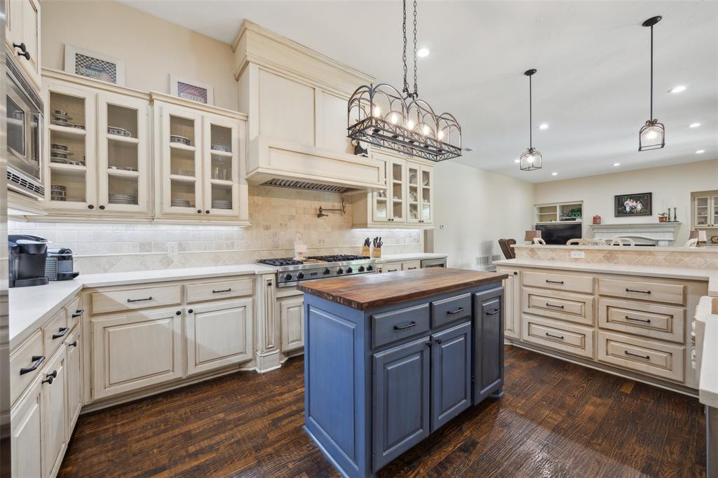 Royal Crest - Residential