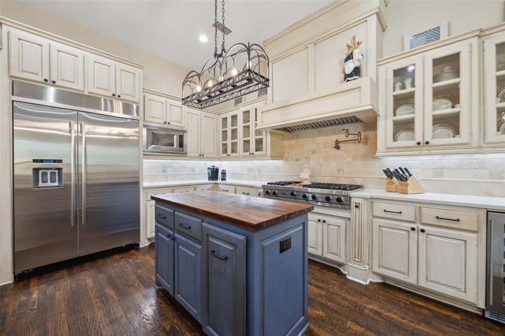 Royal Crest - Residential