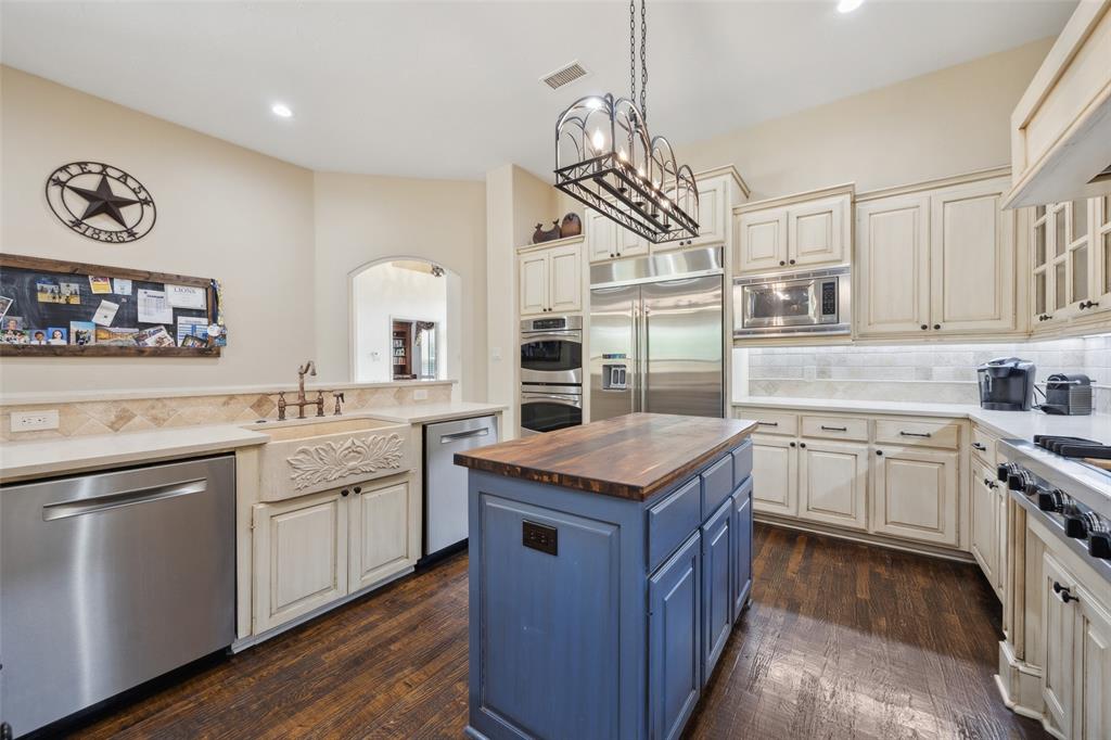 Royal Crest - Residential