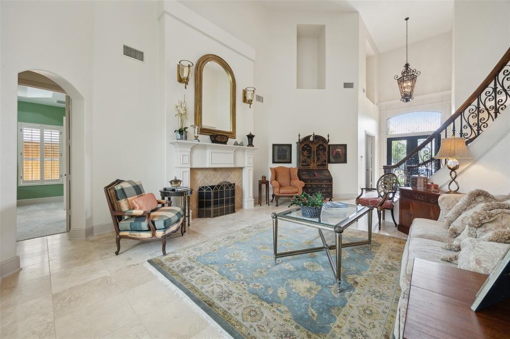 Royal Crest - Residential