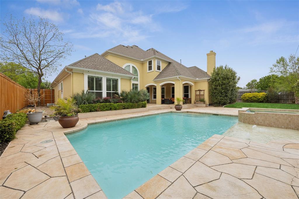 Royal Crest - Residential