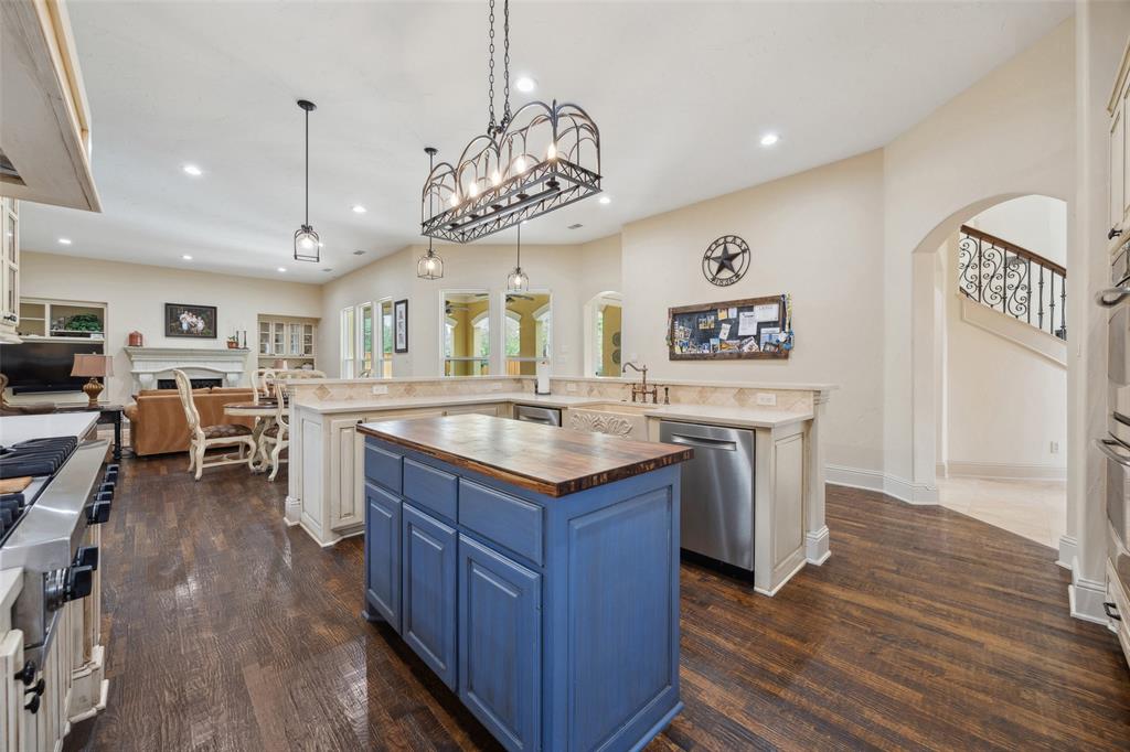 Royal Crest - Residential