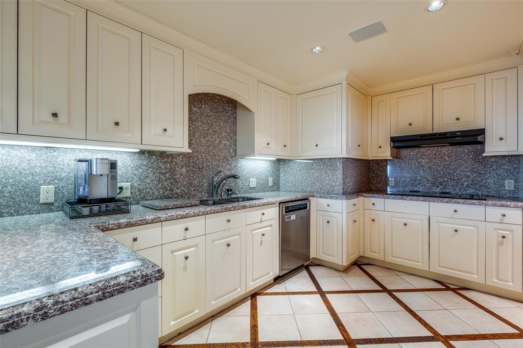 BONAVENTURE CONDOS - Residential