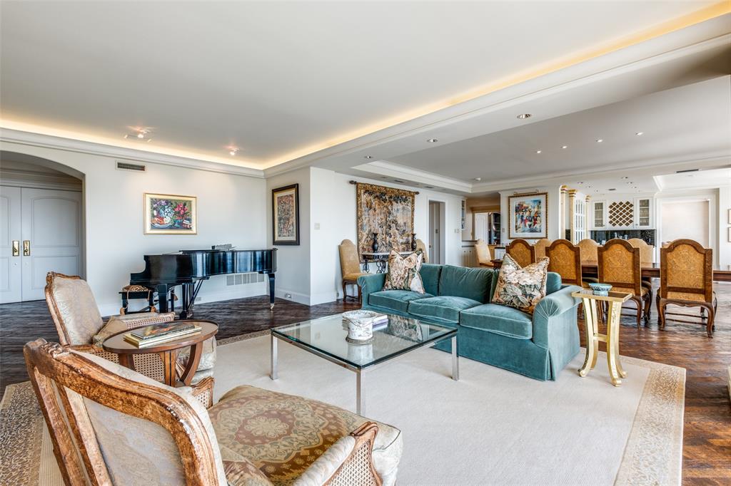 5200 Keller Springs Road 1424 & 1426