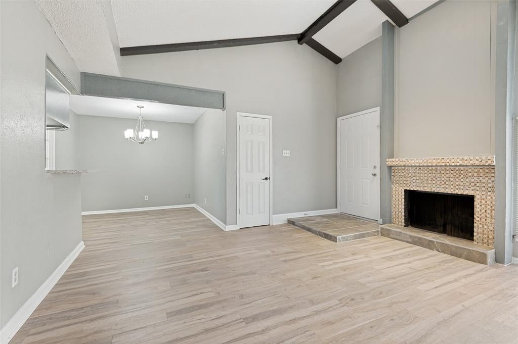 2640 Santiago Circle