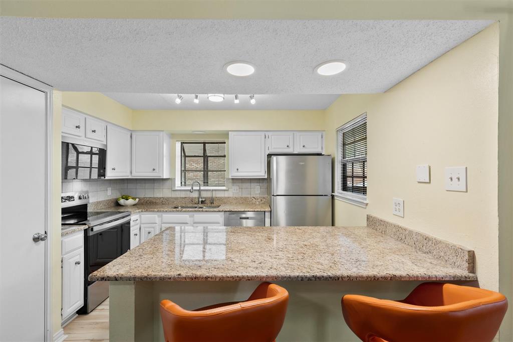 15221 Berry Trail 807