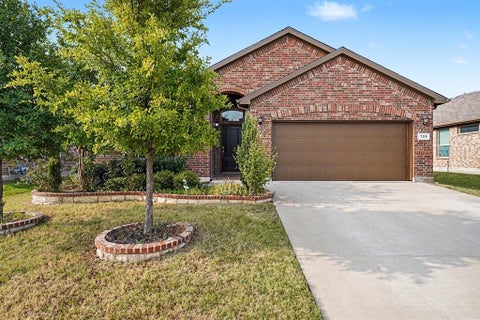 Photo of 729 Rebecca Lane, Saginaw, TX 76131 (MLS # 21393312)