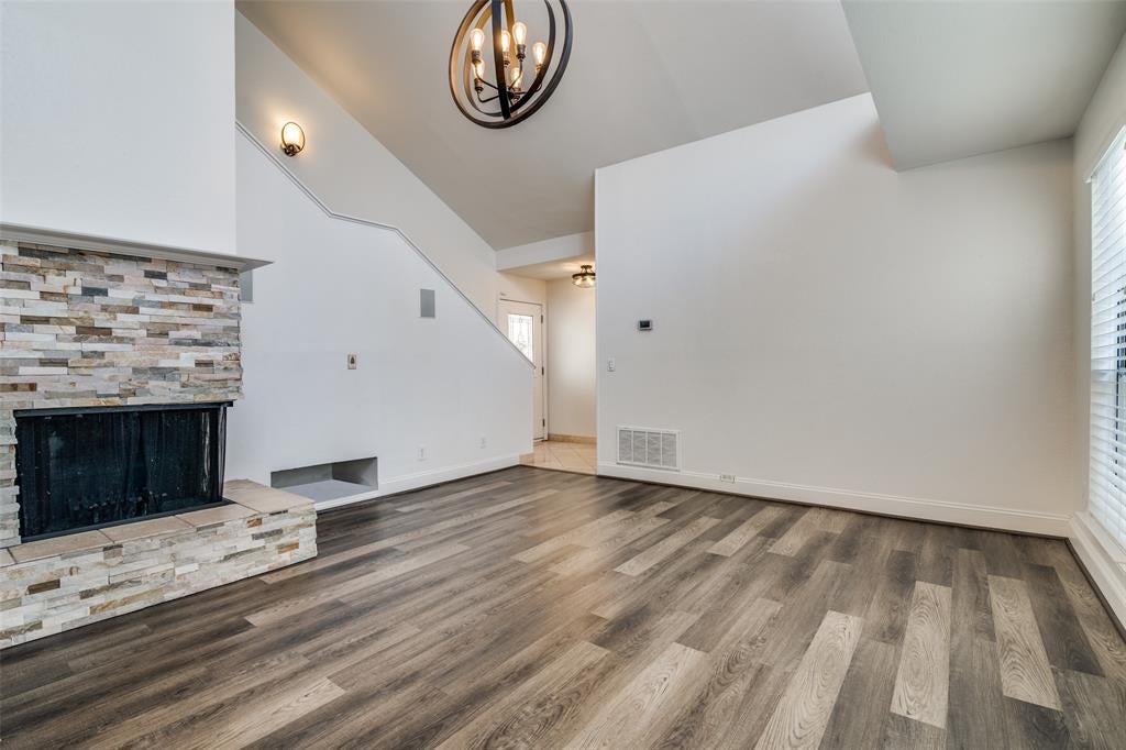 17018 Planters Row