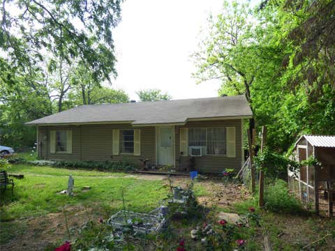 Photo of 511 W Pecan Street, Aubrey, TX 76227 (MLS # 21308066)