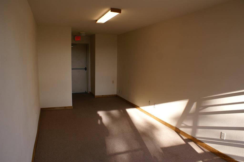 Country Club storage - Commercial Lease