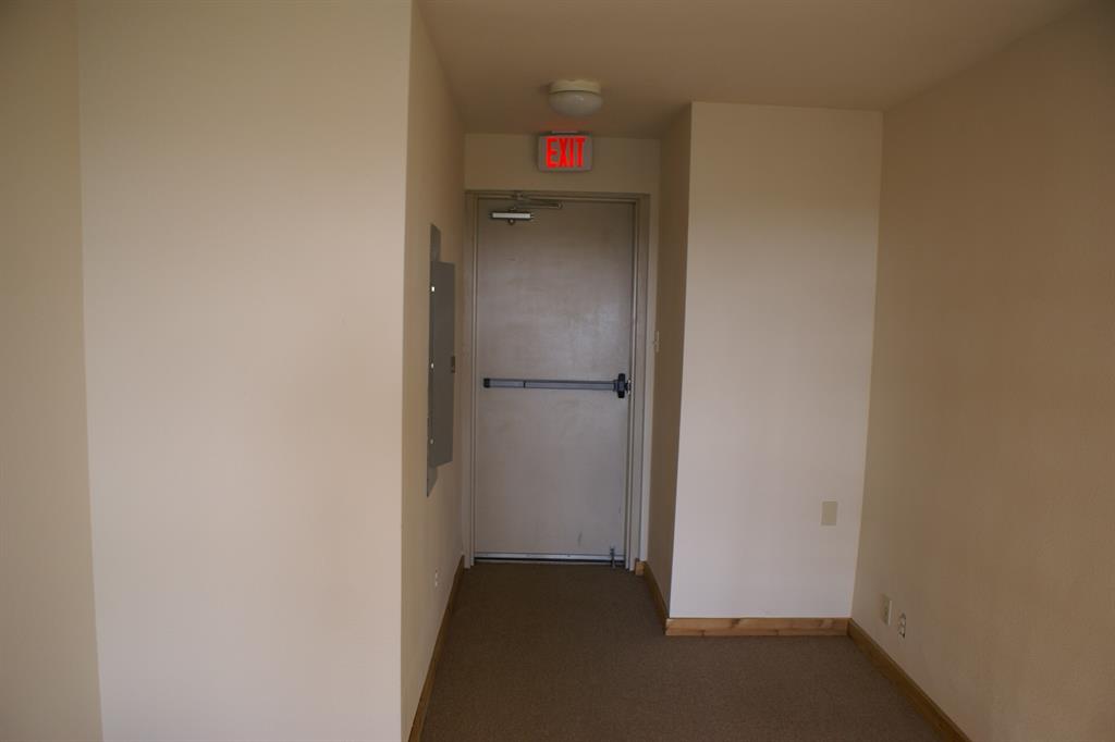 Country Club storage - Commercial Lease