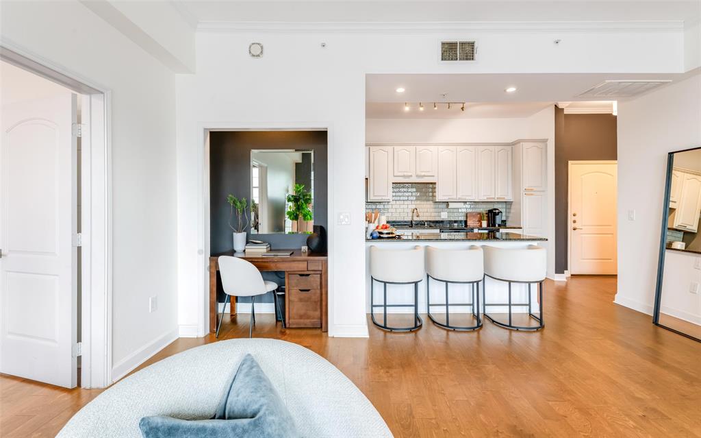 Renaissance On Turtle Creek Condo - Residential