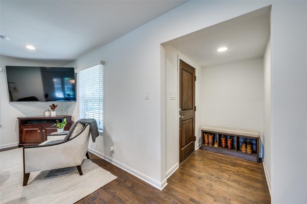 8543 Glencrest Lane