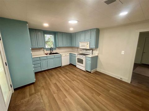 Tiny photo for 114 Otis Street, Whitesboro, TX 76273 (MLS # 21102054)