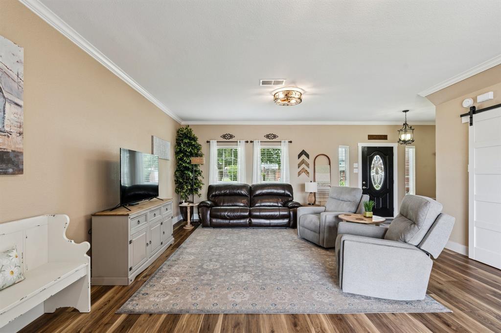 2504 Carrie Lane