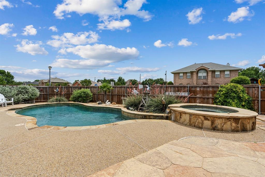 2504 Carrie Lane