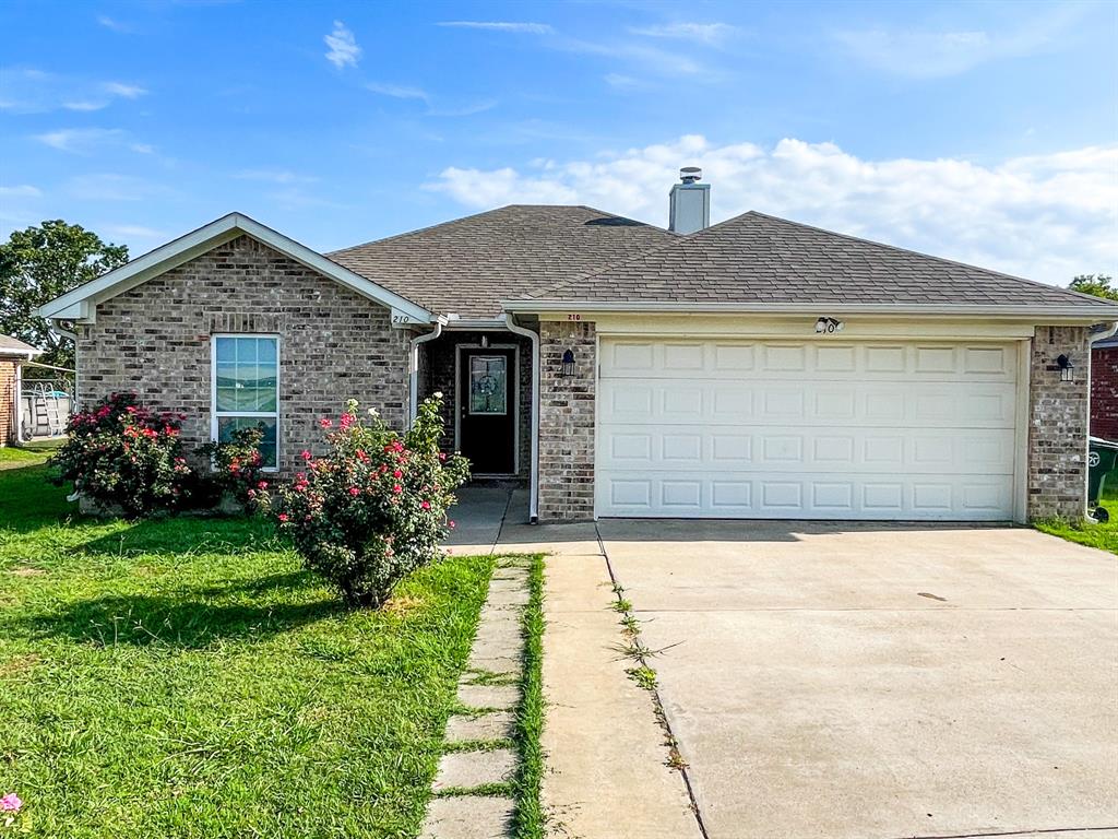 Photo 1 of 16 — 210 Paschall, Mabank, TX 75147