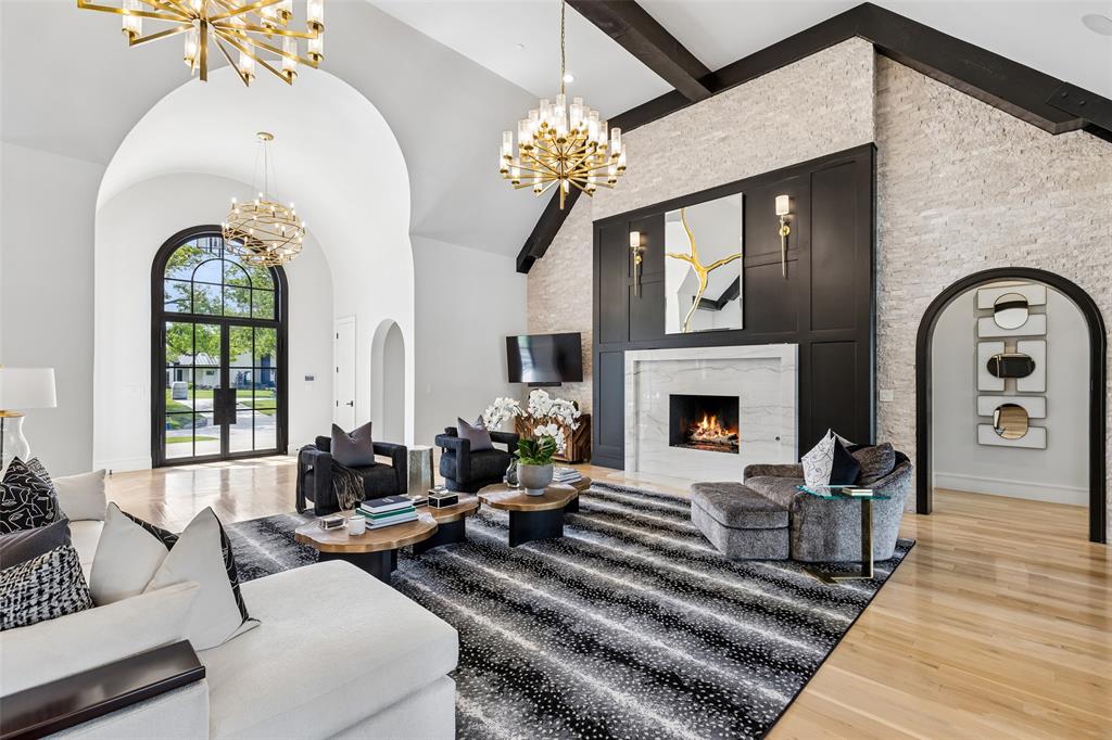 460 Michelle Way