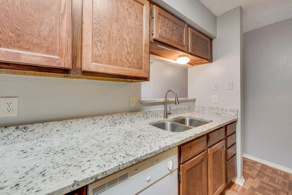 Huitt J add - Residential Lease