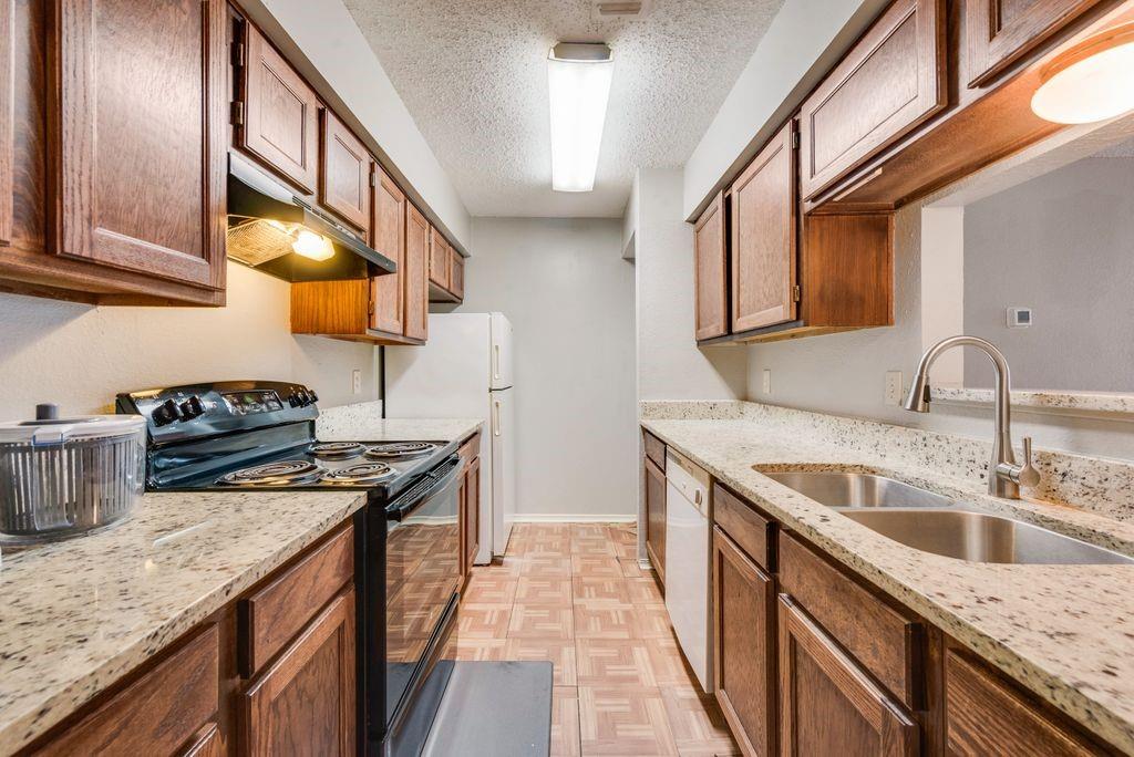 Huitt J add - Residential Lease