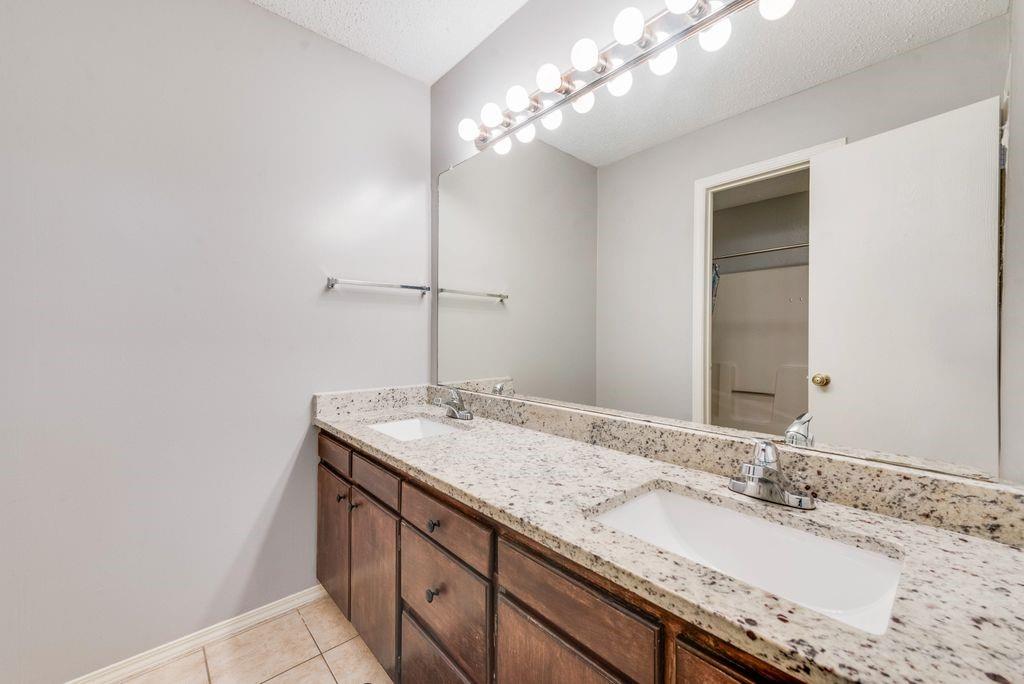 Huitt J add - Residential Lease