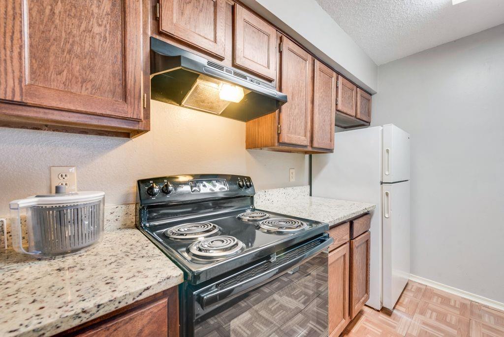 Huitt J add - Residential Lease