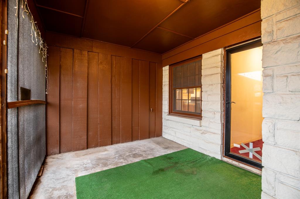 4805 Trail Lake Drive