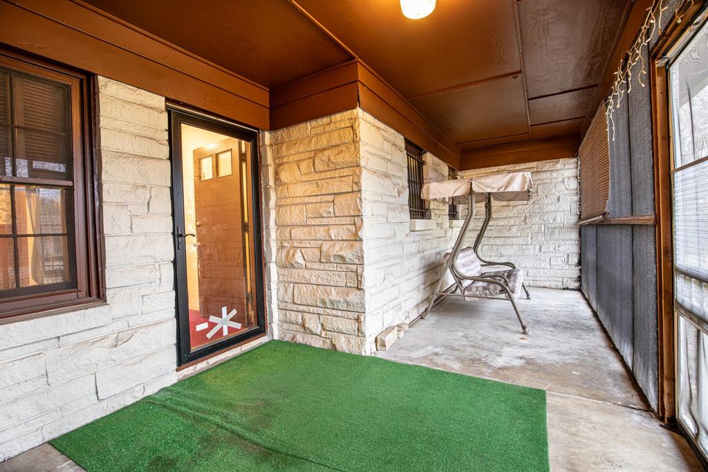 4805 Trail Lake Drive