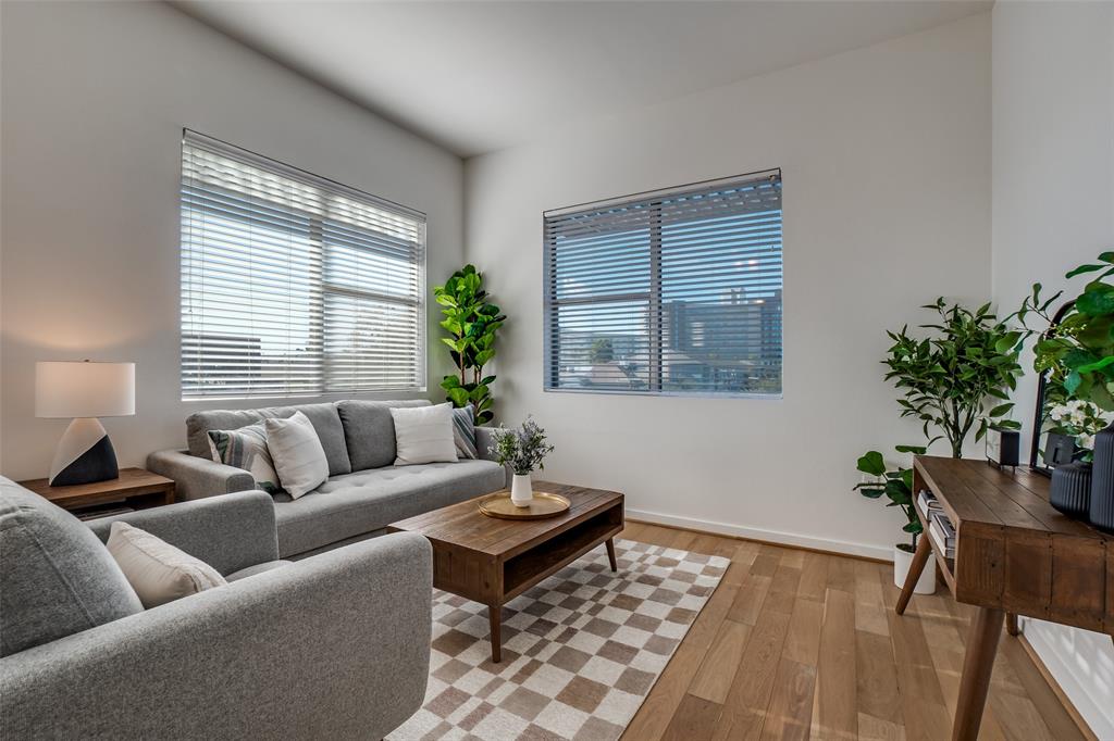 3015 Bryan Street 3B