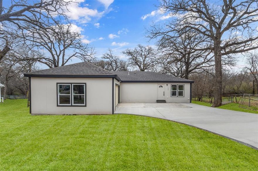 Fully Renovated Home on a Spacious Lot in Azle!
Welcome to 153 Avondale Avenue, a beautifully renovated 4-bedroom, 2-bathroom home offering 1,412 sqft of open-concept living space, 2 Car Garage, all situated on a generous 0.30-acre lot. Step inside to discover a modern open floor plan that seamlessly connects the living, dining, and kitchen areas, creating a bright and inviting space perfect for gatherings. The kitchen features stylish updates with plenty of cabinet and counter space, while both bathrooms have been tastefully upgraded for today’s lifestyle. Spacious bedrooms offer flexibility for family, guests, or a home office. Outside, the expansive lot provides endless opportunities for outdoor living — from entertaining to gardening or simply enjoying the peaceful surroundings. Prime Location: Nestled in the welcoming city