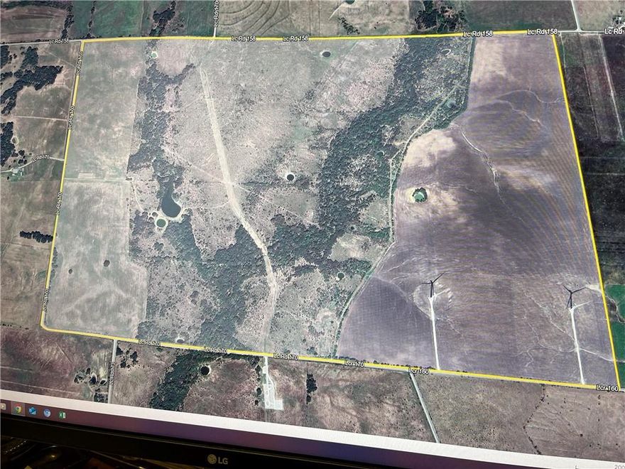 Great opportunity to own a large ranch in limestone county! 3.5 miles of county road frontage, the property is currently under a cattle lease and under AG exemption, electric lines in the area along roads, completely fenced and cross fencing, good hunting area, around a dozen stock tanks