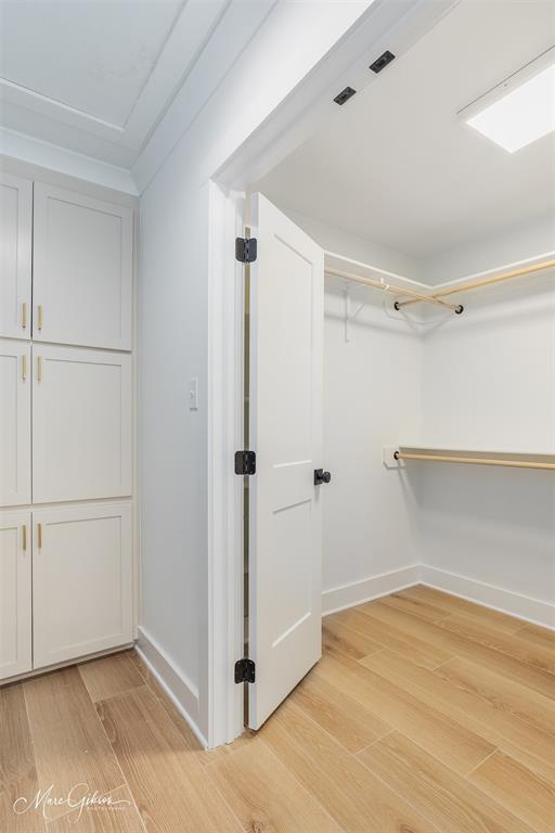 J E Jones - Residential