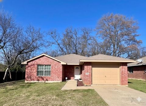 Photo of 1311 Nolte Drive, Dallas, TX 75208 (MLS # 21170947)