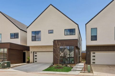 Photo of 1313 Tillery Court, Grapevine, TX 76051 (MLS # 21272105)