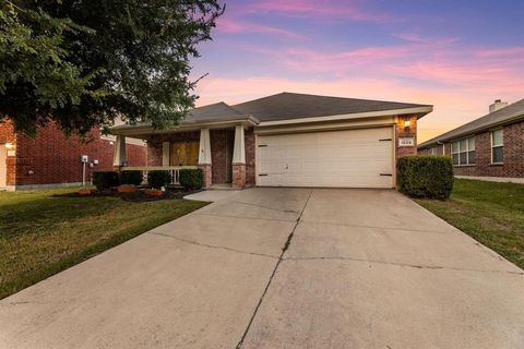 Photo of 1605 Cardinal Way, Aubrey, TX 76227 (MLS # 21228901)