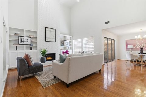 Photo of 6204 SEA MEADOW Drive, Fort Worth, TX 76132 (MLS # 21111104)