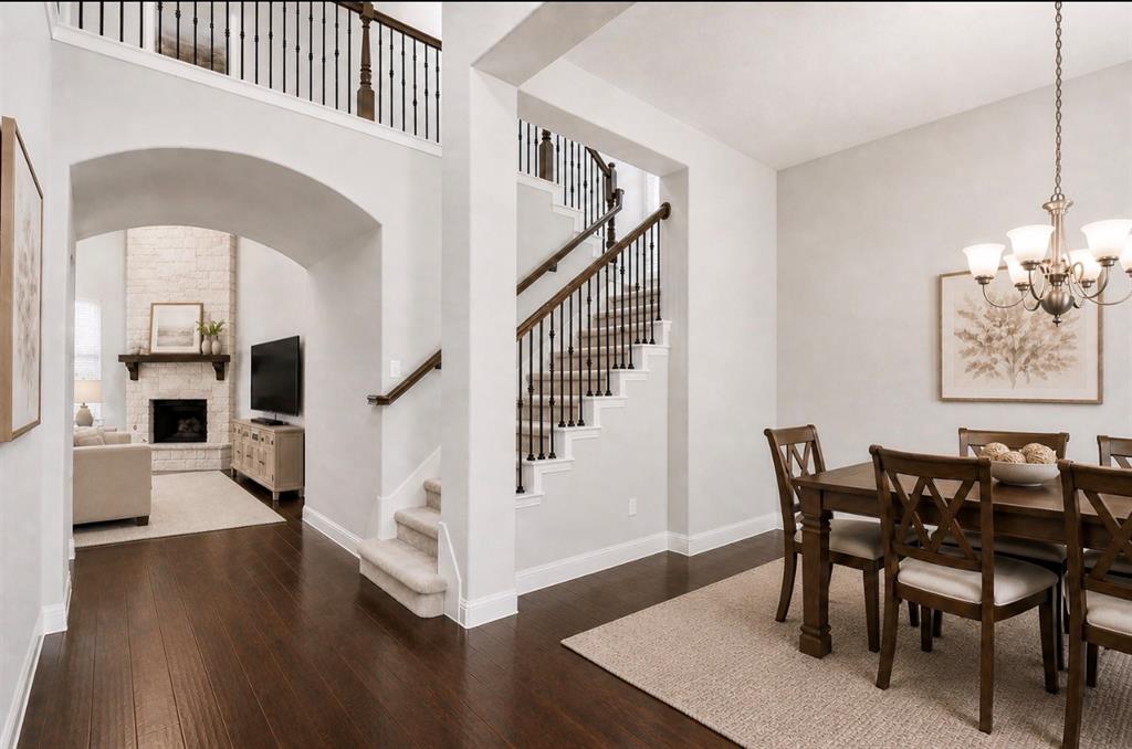 1003 Fenwick Lane