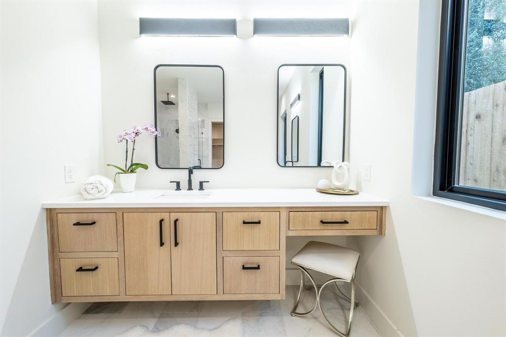 Wilshire Heights - Residential