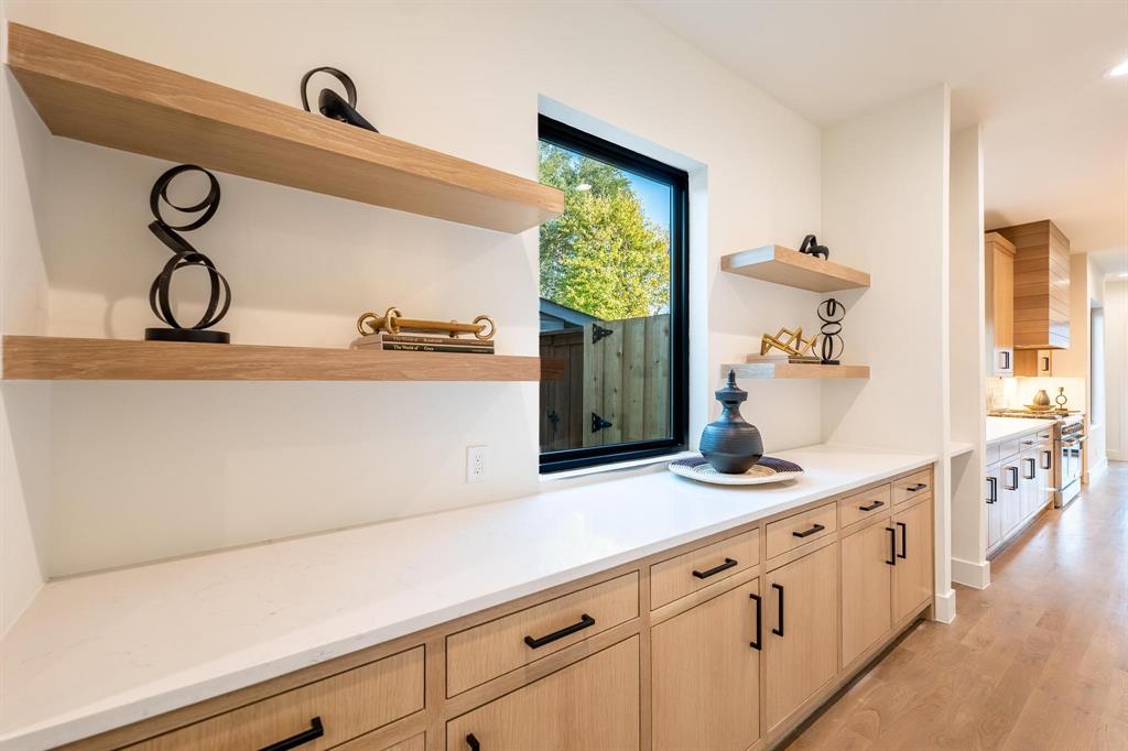 Wilshire Heights - Residential